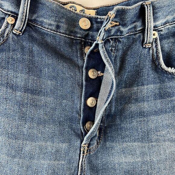 Free People We The Free Loving Good Vibrations Cutoffs- Mid Indiago- Size 31-NWT - Picture 7 of 12